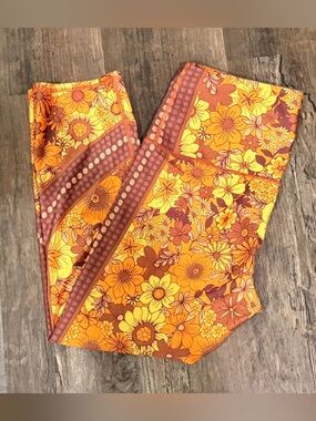 Yoga democracy  Orange & Brown Floral Leggings